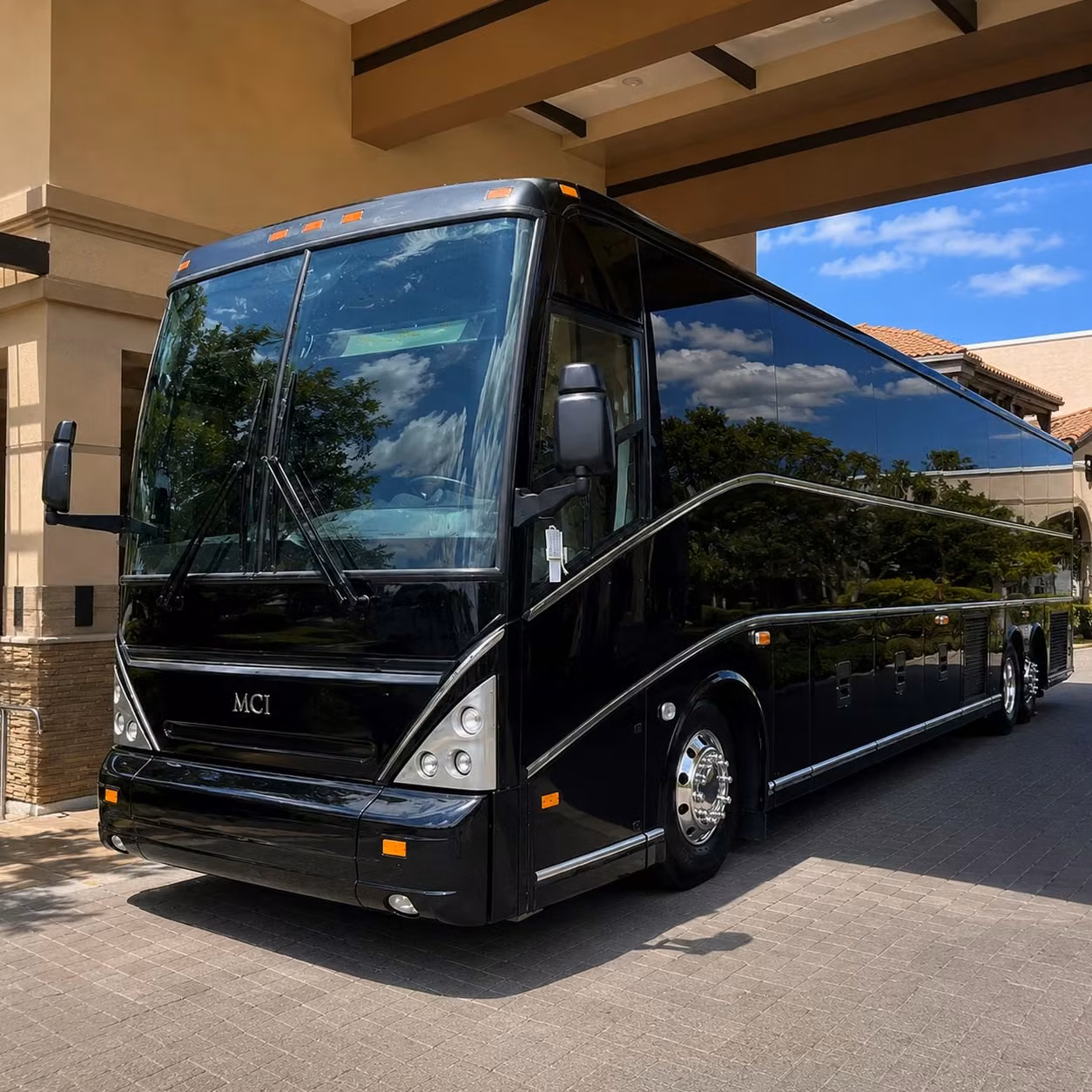 cedar park employee shuttle services for daily commuters and remote workers